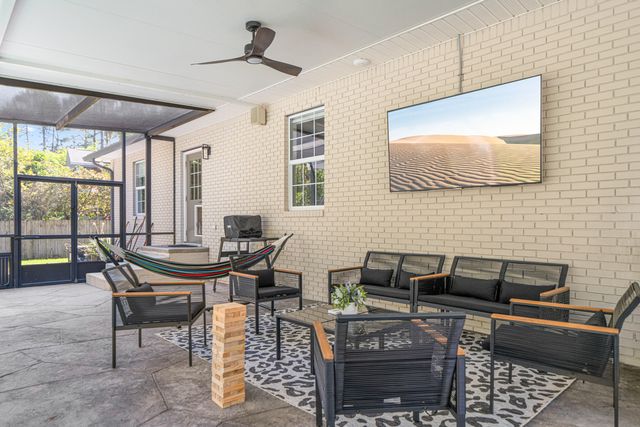213 Yacht Club Drive, Niceville, FL 32578