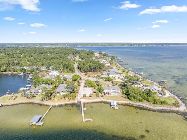 213 Yacht Club Drive, Niceville, FL 32578