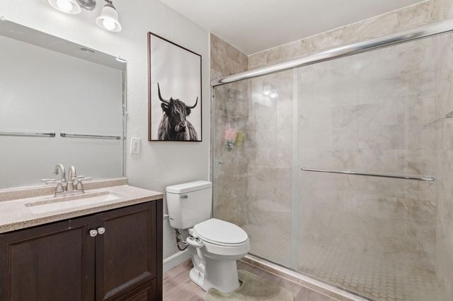 5792 W Olive Avenue, Fresno, CA 93722