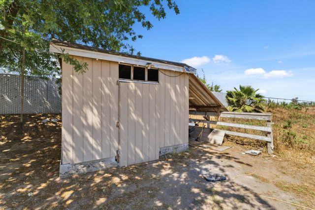 5792 W Olive Avenue, Fresno, CA 93722