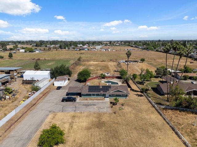 5792 W Olive Avenue, Fresno, CA 93722