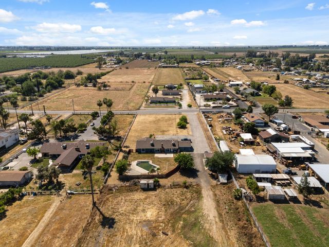 5792 W Olive Avenue, Fresno, CA 93722