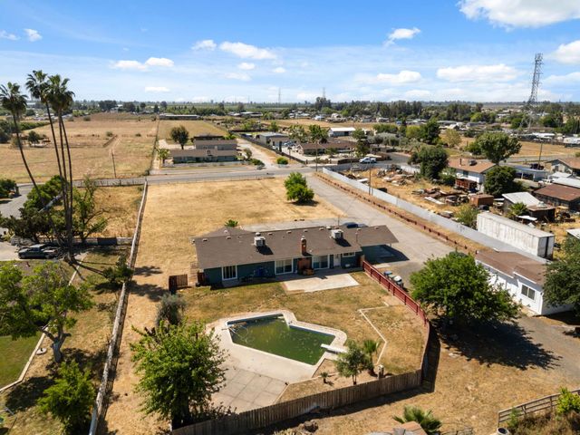 5792 W Olive Avenue, Fresno, CA 93722