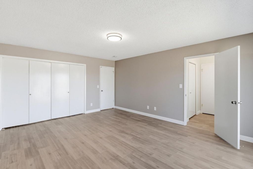Image 19 of property listing at 5792 W Olive Avenue, Fresno, CA 93722