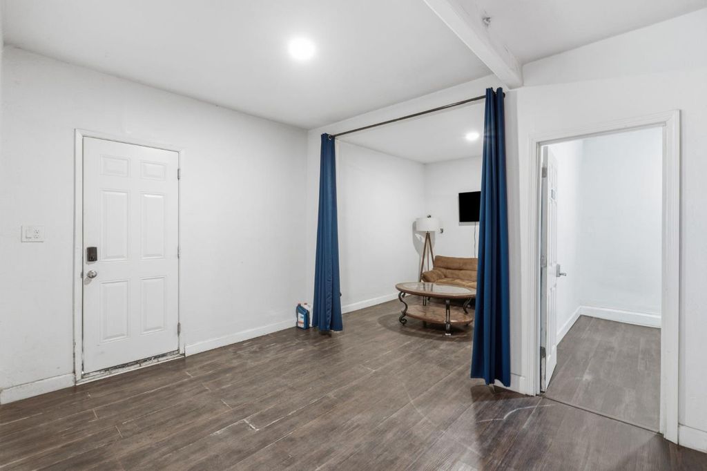 Image 38 of property listing at 5792 W Olive Avenue, Fresno, CA 93722