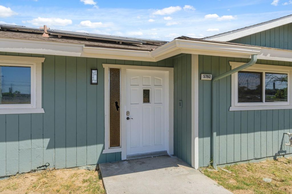 Image 4 of property listing at 5792 W Olive Avenue, Fresno, CA 93722