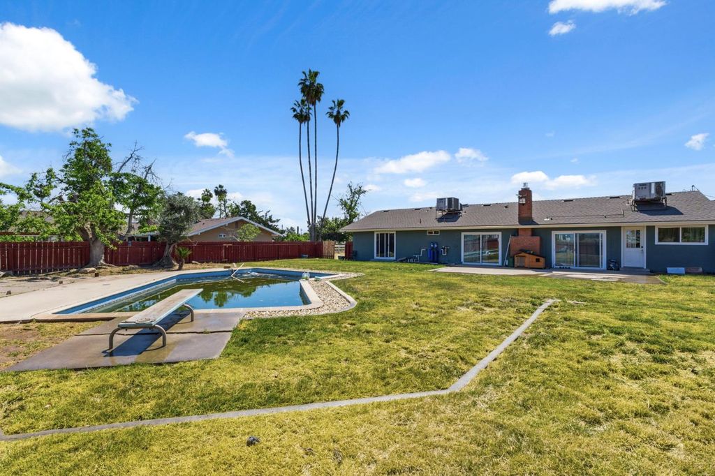 Image 49 of property listing at 5792 W Olive Avenue, Fresno, CA 93722