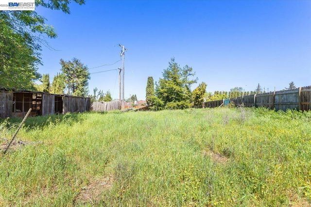 23932 Madeiros Ave, Hayward, CA 94541