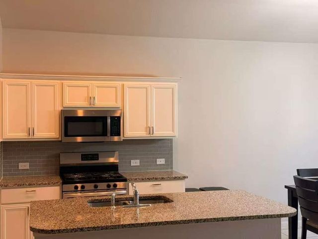 6512 Loretta White LN, Austin, TX 78744