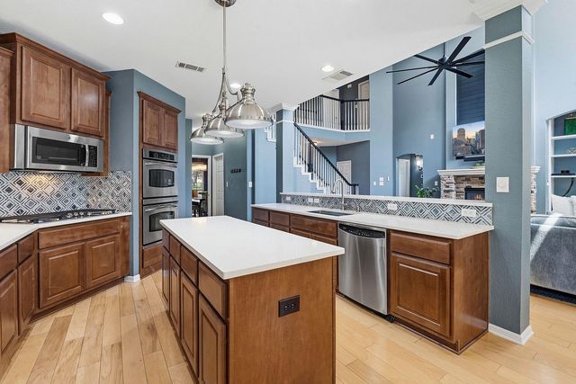 2700 Lothian DR, Cedar Park, TX 78613