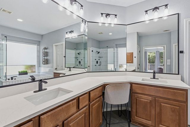 2700 Lothian DR, Cedar Park, TX 78613
