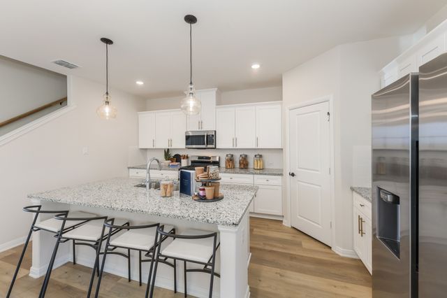 1612 Swan Street, Van Alstyne, TX 75495