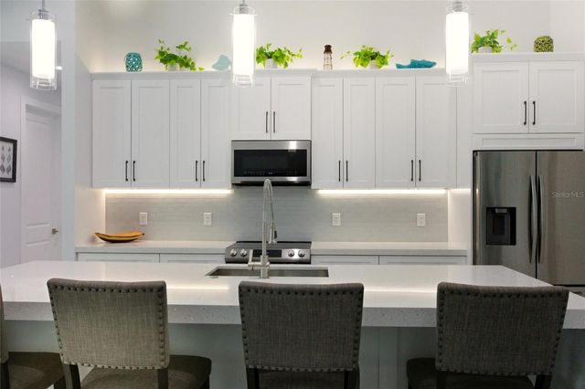 1822 SW 48TH TERRACE, Cape Coral, FL 33914