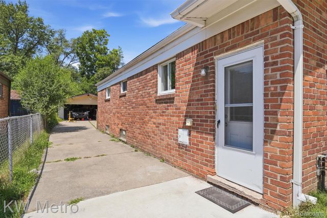 19411 Antago Street, Livonia, MI 48152