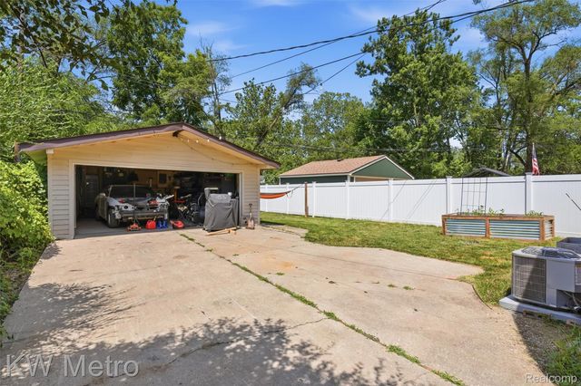 19411 Antago Street, Livonia, MI 48152