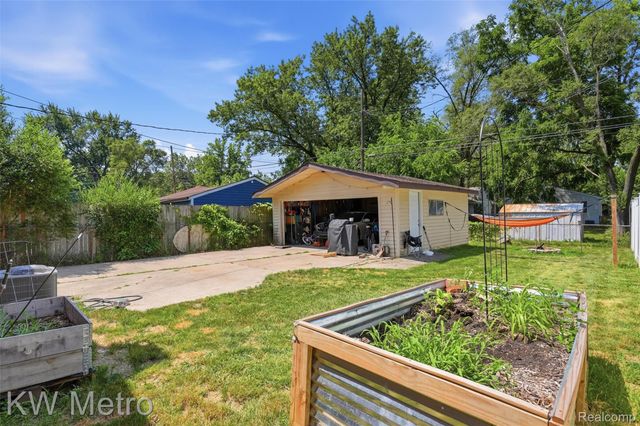 19411 Antago Street, Livonia, MI 48152