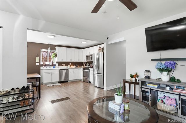 19411 Antago Street, Livonia, MI 48152