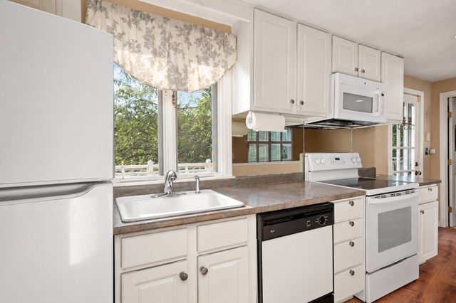 57 Hillcrest St, Waltham, MA 02451