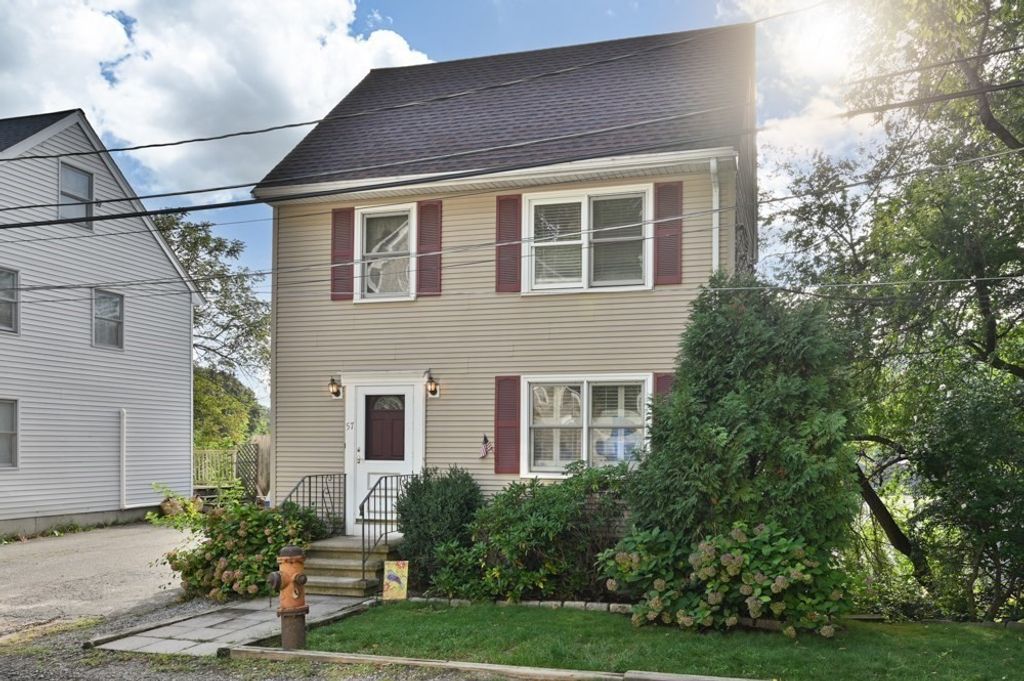 57 Hillcrest St, Waltham, MA 02451