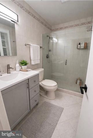7718 BRIDLE PATH LN, Mclean, VA 22102