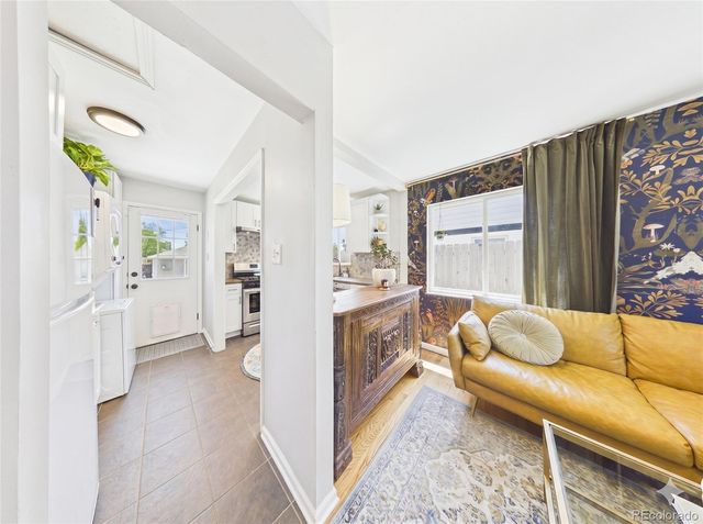 3250 Dexter Street, Denver, CO 80207