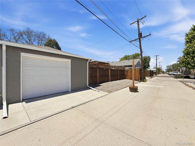 3250 Dexter Street, Denver, CO 80207