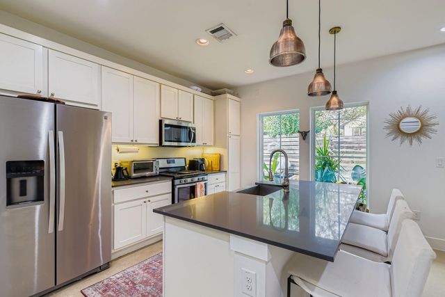 1213 Eleanor ST B, Austin, TX 78721