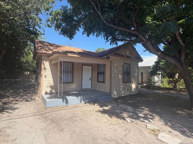 1015 Saint James, San Antonio, TX 78202