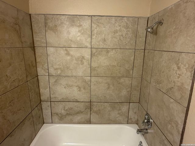 1015 Saint James, San Antonio, TX 78202