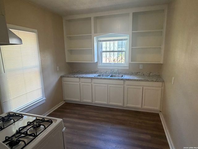 1015 Saint James, San Antonio, TX 78202