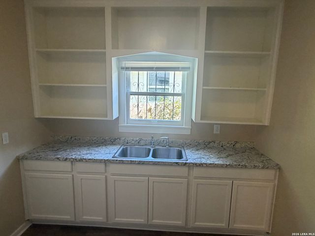 1015 Saint James, San Antonio, TX 78202
