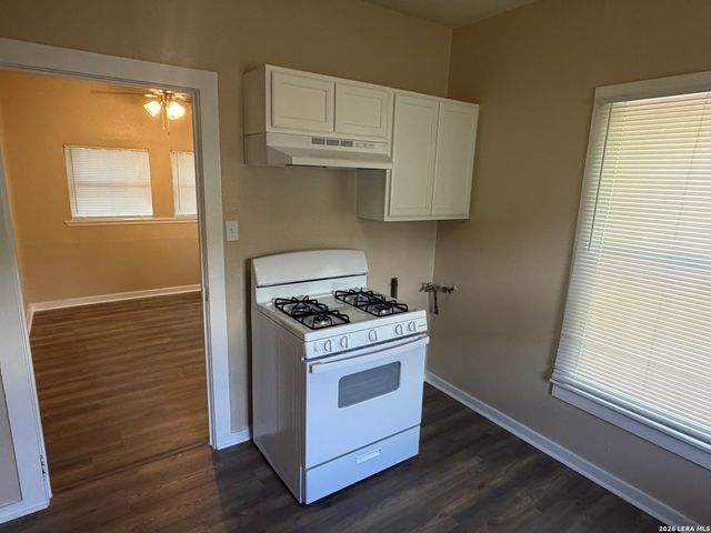 1015 Saint James, San Antonio, TX 78202