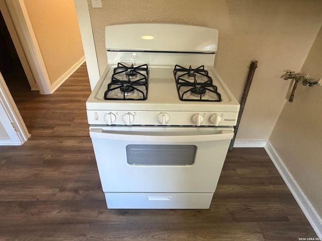 1015 Saint James, San Antonio, TX 78202