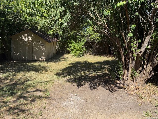 1015 Saint James, San Antonio, TX 78202