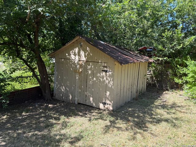 1015 Saint James, San Antonio, TX 78202