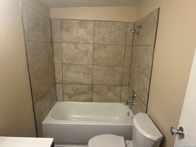 1015 Saint James, San Antonio, TX 78202