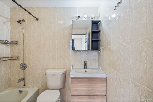 8115 Queens Boulevard 3A, Elmhurst, NY 11373