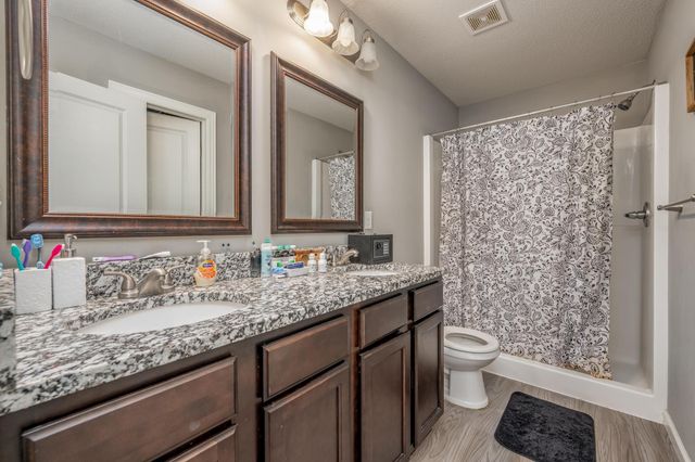 5286-5288 N Cypress St, Bel Aire, KS 67226