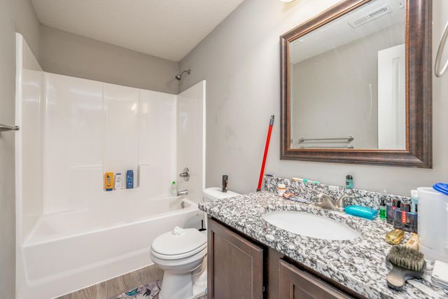 5286-5288 N Cypress St, Bel Aire, KS 67226