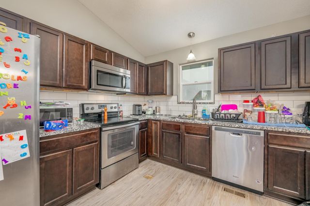 5286-5288 N Cypress St, Bel Aire, KS 67226