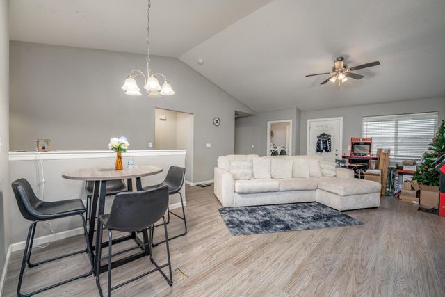 5286-5288 N Cypress St, Bel Aire, KS 67226