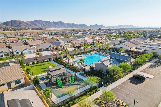1948 Earp Way, Hemet, CA 92545