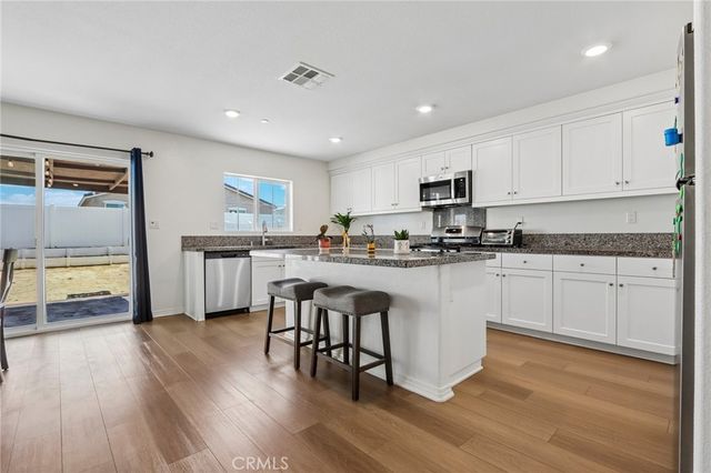 1948 Earp Way, Hemet, CA 92545