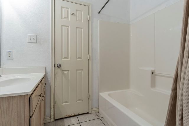 13640 Cherokee Ranch Road, Fort Worth, TX 76262