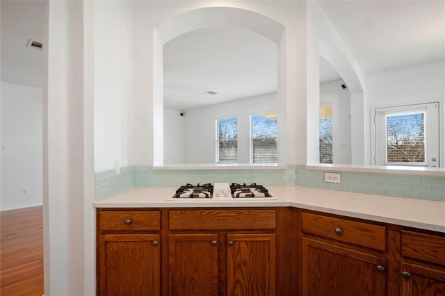 601 Red Hawk DR, Leander, TX 78641