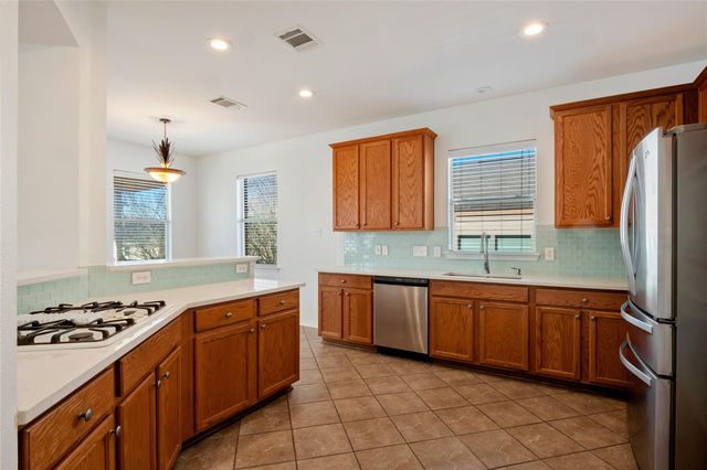 601 Red Hawk DR, Leander, TX 78641