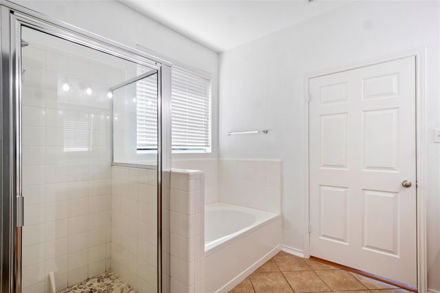 601 Red Hawk DR, Leander, TX 78641