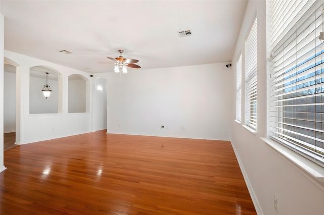 601 Red Hawk DR, Leander, TX 78641