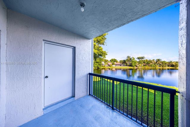 11225 W Atlantic Blvd 204, Coral Springs, FL 33071