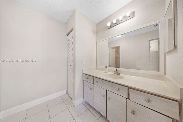 11225 W Atlantic Blvd 204, Coral Springs, FL 33071